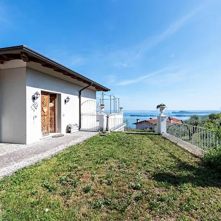 Villa Villaro View *