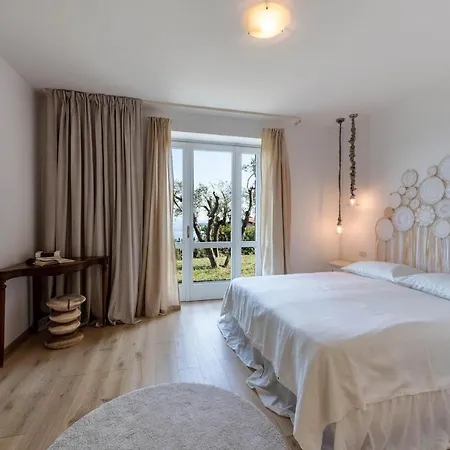 Villaro View וילה גרדונה ריביירה